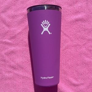 Magenta 32oz Hydro Flask Tumbler